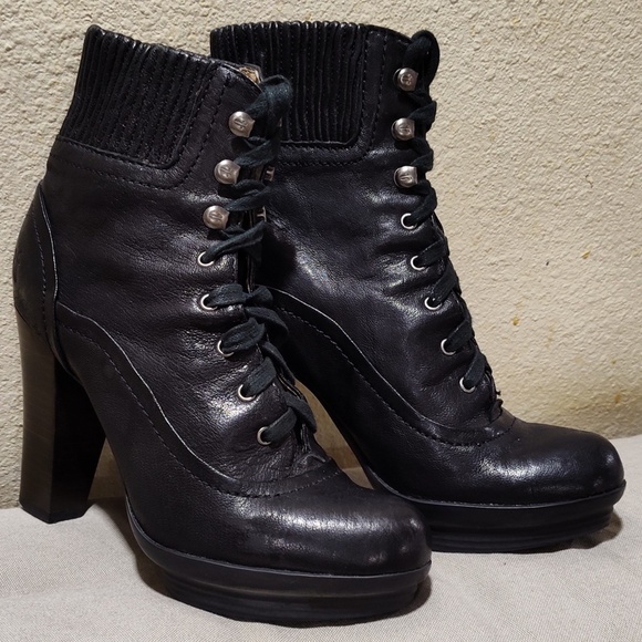 FRYE Black Ankle High Heel Round Toe Leather Booties Size 6.5 - Picture 8 of 8